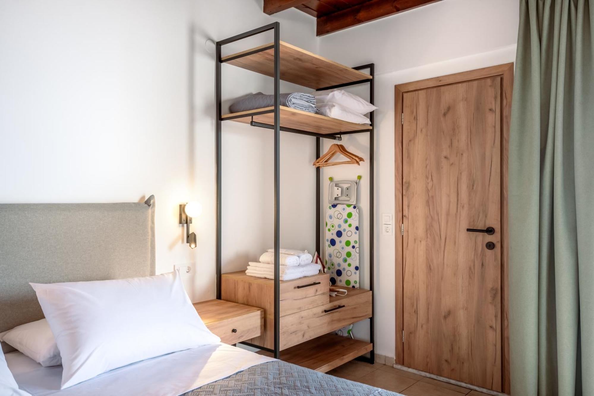 Superb Apartments Kriaras Sea View In Sfakia Hóra Szfakíon Kültér fotó