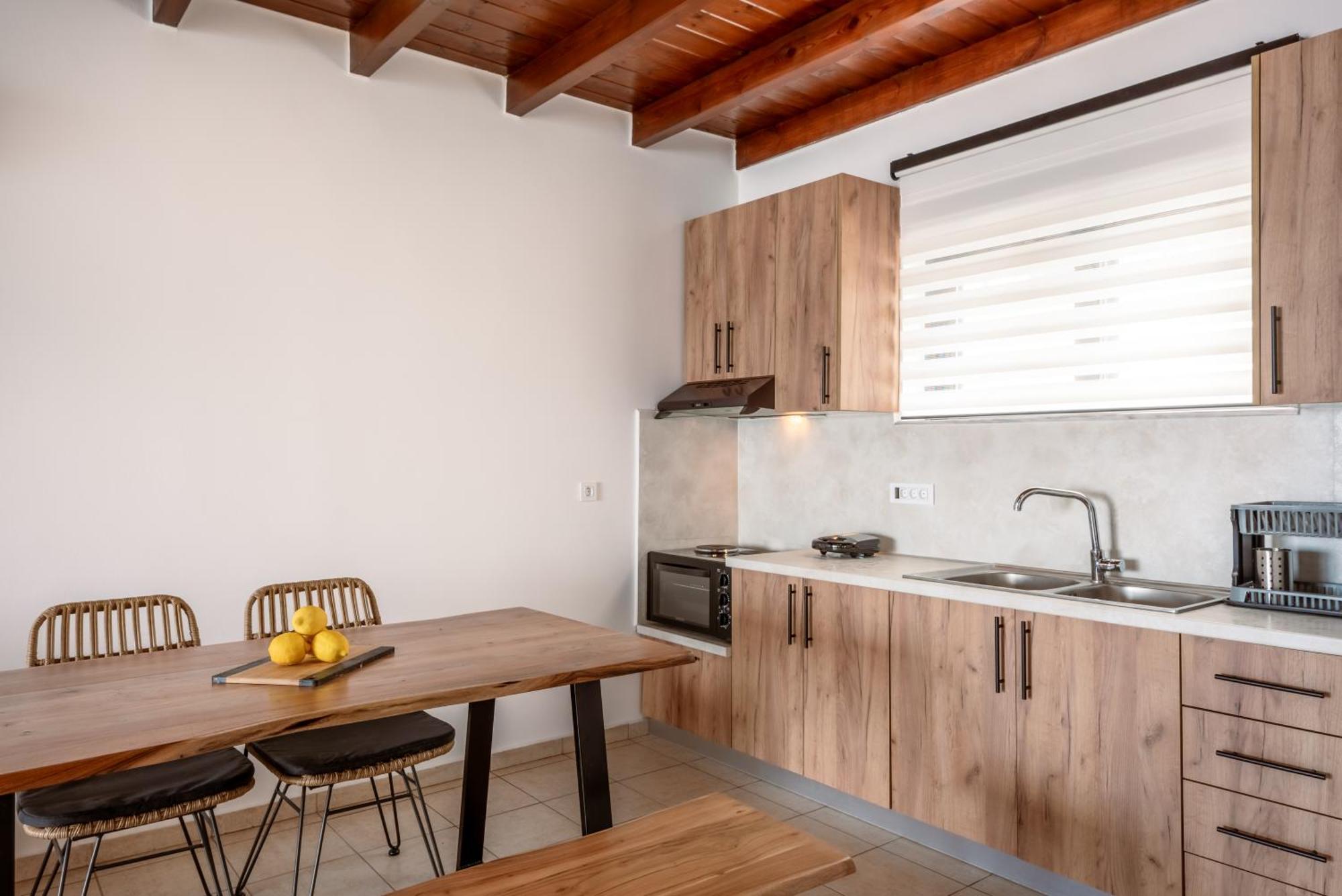 Superb Apartments Kriaras Sea View In Sfakia Hóra Szfakíon Kültér fotó